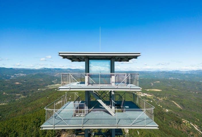 90 years Álvaro Siza: Two Towers