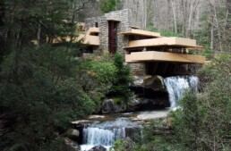 Capilla Birch Moss, Nagano, Japón, Kengo Kuma Casa de la cascada, Pensilvania, EEUU, Frank Lloyd Wright.