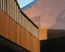 Centro de arte contemporáneo Large Île Seguin RCR arquitectes acero corten aluminio anodizado