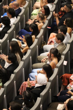 graduación universidad europea palacio congresos valencia becas estudiantes march promoción 2026