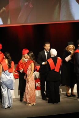 graduación universidad europea palacio congresos valencia becas estudiantes march promoción 2026