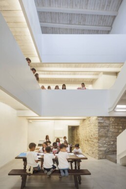 La Rectoria OAB Ferrater Nuria Ayala carlos ferrater arquitectura Lleida Sant Climent fundació catalana esplai restauración juvenil