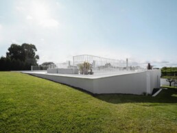 MSBC House josé carlos nunes de oliveira noarqu trofa arquitectura residencial forma romboidal piscina casa enterrada patio