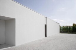 MSBC House josé carlos nunes de oliveira noarqu trofa arquitectura residencial forma romboidal piscina casa enterrada patio