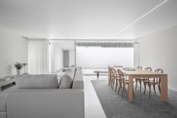 MSBC House josé carlos nunes de oliveira noarqu trofa arquitectura residencial forma romboidal piscina casa enterrada patio