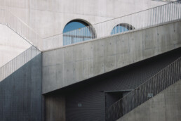 MUDAC Photo Elysée Aires Mateus Lausanne Architecture White concrete Hormigón Blanco grieta de vidrio Glass fissure