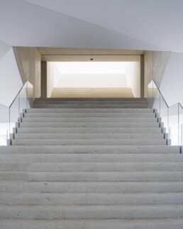 MUDAC Photo Elysée Aires Mateus Lausanne Architecture White concrete Hormigón Blanco interior inside interior
