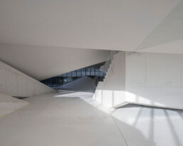 MUDAC Photo Elysée Aires Mateus Lausanne Architecture White concrete Hormigón Blanco interior inside interior