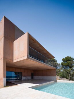 Álvaro Siza Vieira Casa Colien estudio Aresta a+u litoral mediterráneo hormigón rosa