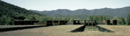 Casa Horizonte RCR Arquitectes Horizon House Vall de Bianya casa integrada en el terreno excavada acero corten vidrio hormigón control de luz casa mirador vegetación