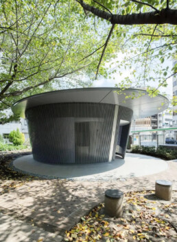 tadao ando parque jingu-dori hormigón metal estructura circular celosía luz Tokyio Toilet desing Baños aseos Públicos Tokio