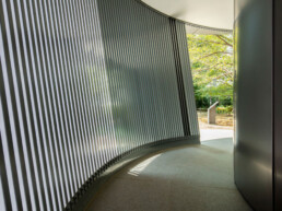 tadao ando parque jingu-dori hormigón metal estructura circular celosía luz Tokyio Toilet desing Baños aseos Públicos Tokio