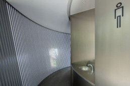 tadao ando parque jingu-dori hormigón metal estructura circular celosía luz Tokyio Toilet desing Baños aseos Públicos Tokio