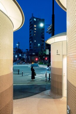 toyo ito park yoyogi hachiman mosaicos color luz natural Tokyio Toilet desing Baños aseos Públicos Tokio