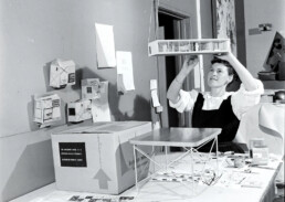 Charles and Ray Eames The Architect and the Painter El arquitecto y la pintora