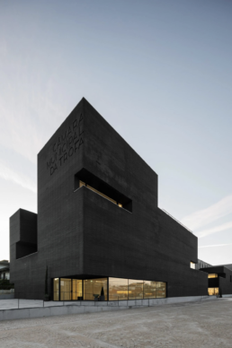ayuntamiento de trofa, estudio noarq, reutilización adaptativa